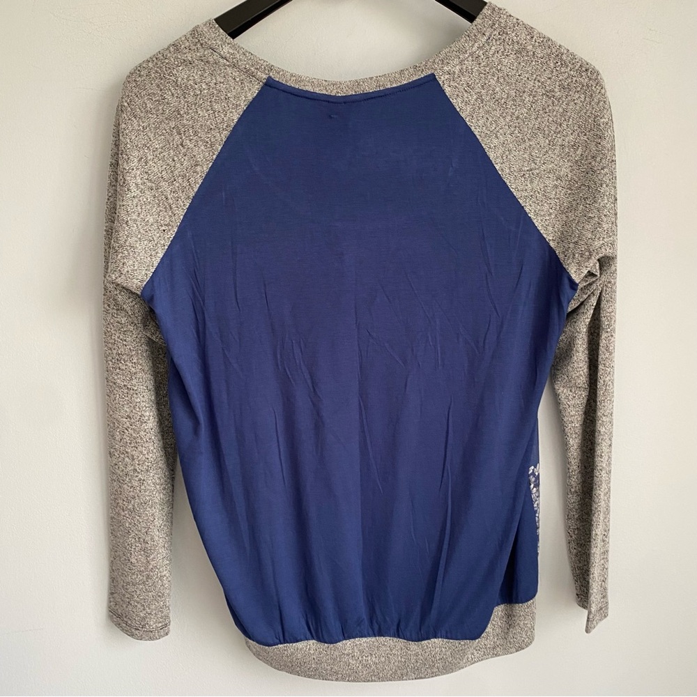 NEW Kut From The Kloth Slate Blue Floral Raglan Sleeve Top M - Picture 5 of 8